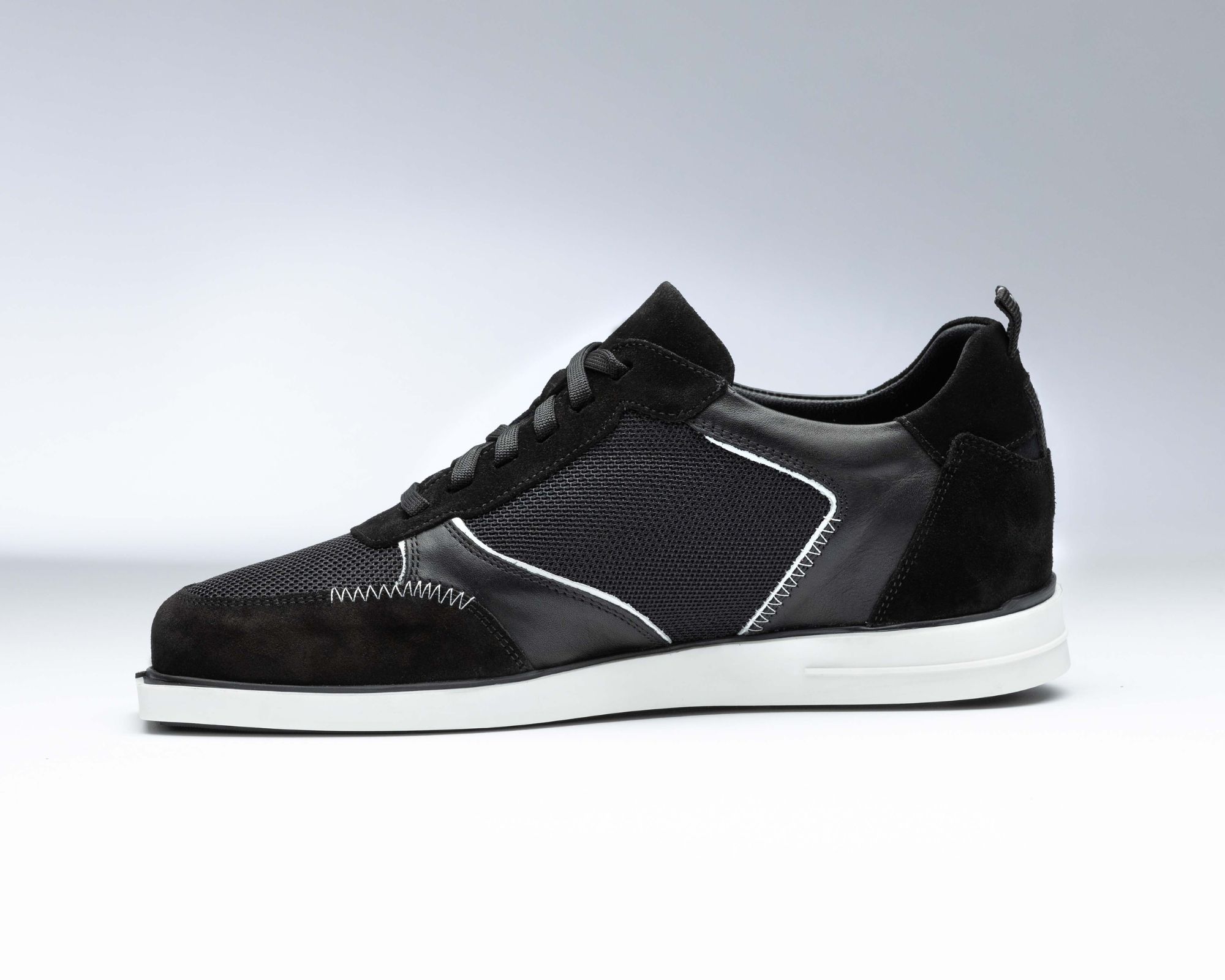 triple20-darts-shoes-black-white-mesh-leather-inside
